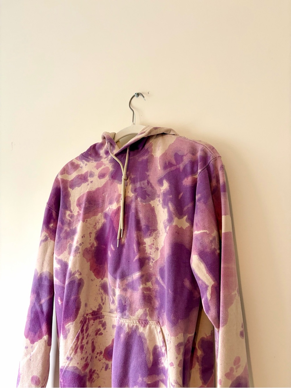 PrettyLittleThing Purple and Cream Tie-Dye Hoodie - Picture 3 of 6